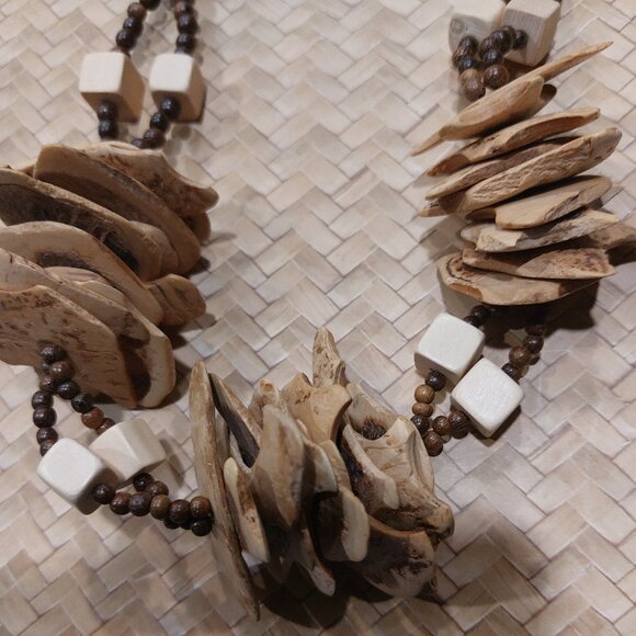Women's Beige Brown Multi-Shapes Wood Slats/Beads Statement Necklace - Picture 6 of 10
